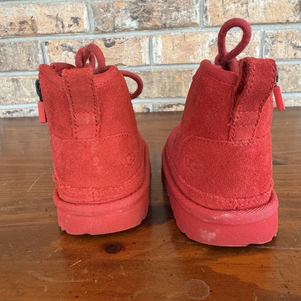 TODDLER'S UGG NEUMEL II – COZY SUEDE CHUKKA WITH ALL-DAY‎ COMFORT 8 sz
